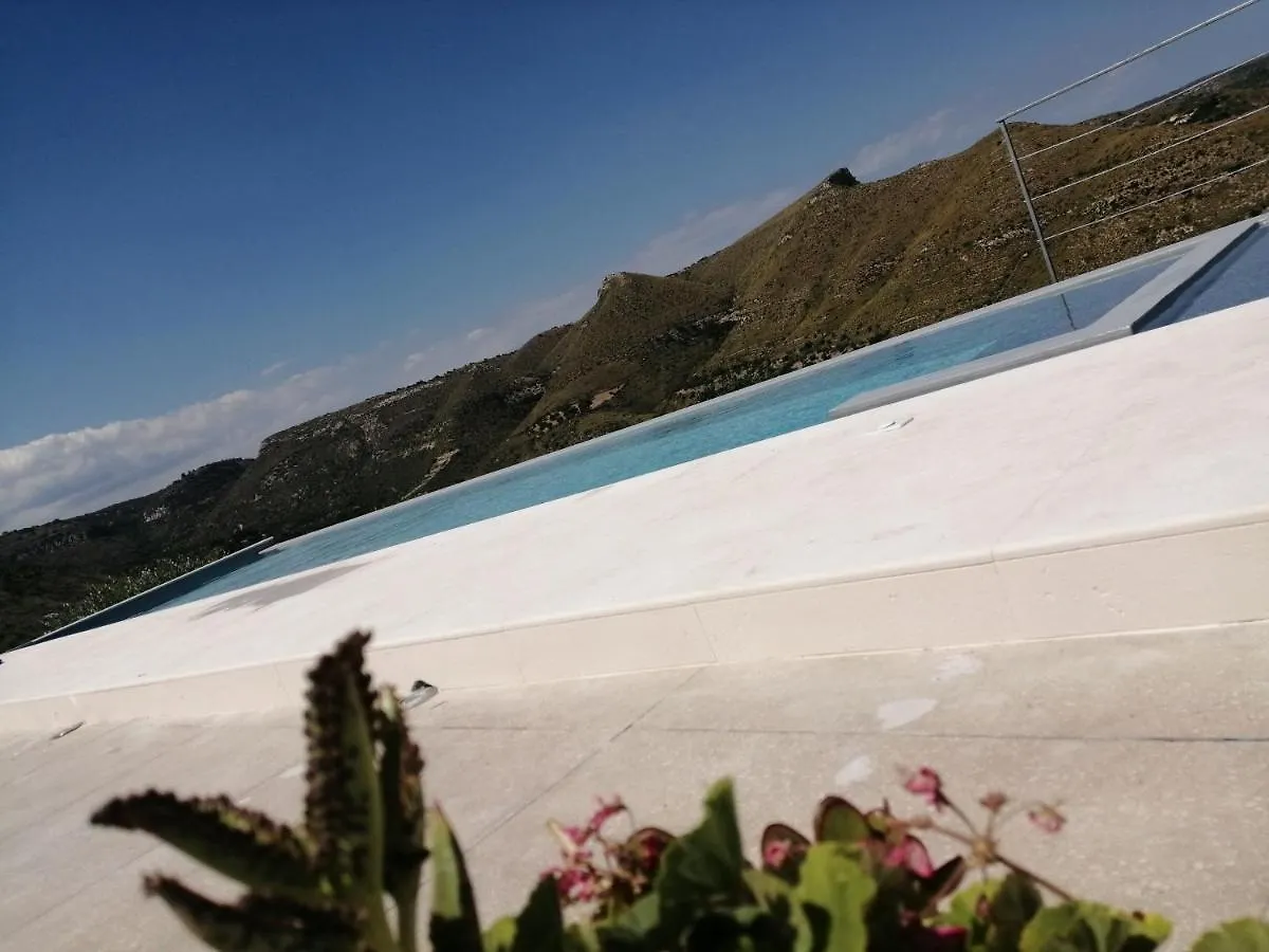 Villa Meriem Noto 0*,  Italy